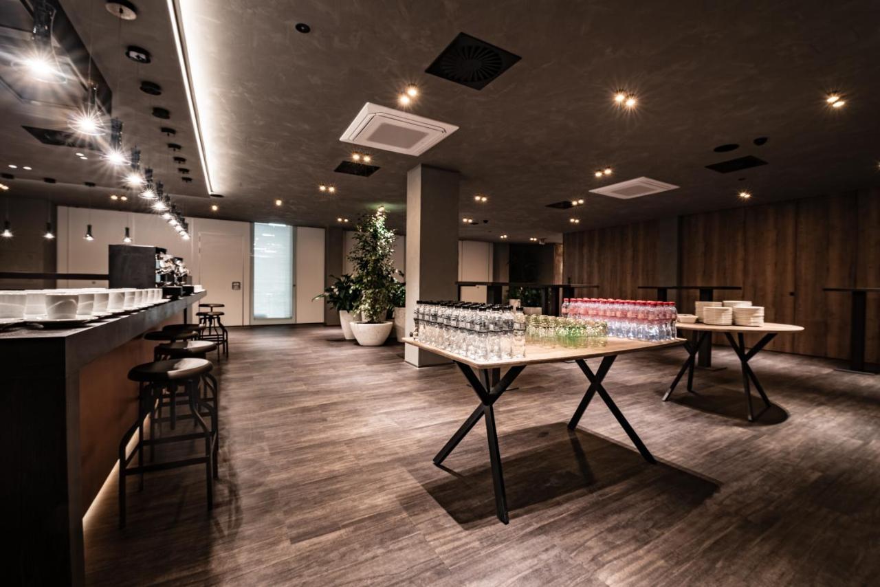 Nutrend World Hotel Olomouc Luaran gambar